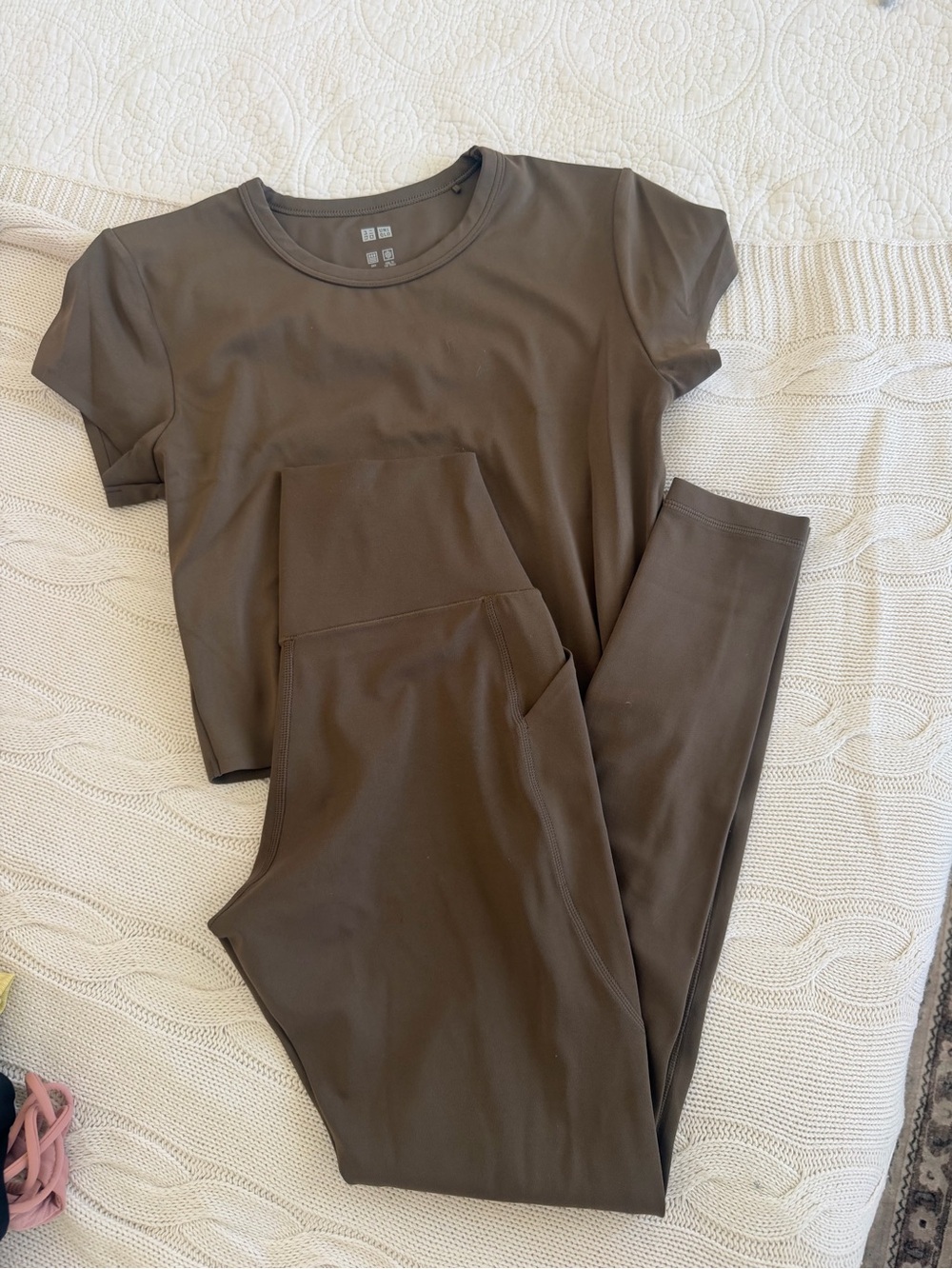 Uniqlo AIRism Brown Active Leggings and Crop Tee Set